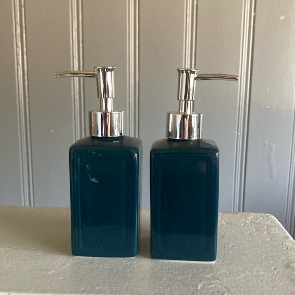 NWT- 2- Beautiful Blue Ceramic Square Hand Soap Pump Dispensers-w/ Chrome Pumps - Picture 15 of 17
